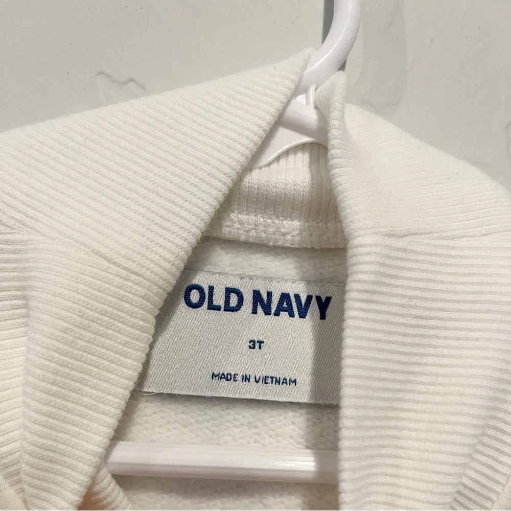 Old Navy White Graphic Logo Fleece Toddler Kids Pullover Sweater Size 3T